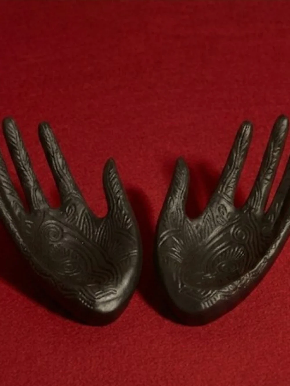 Embossed Hand Palm Ring Holder